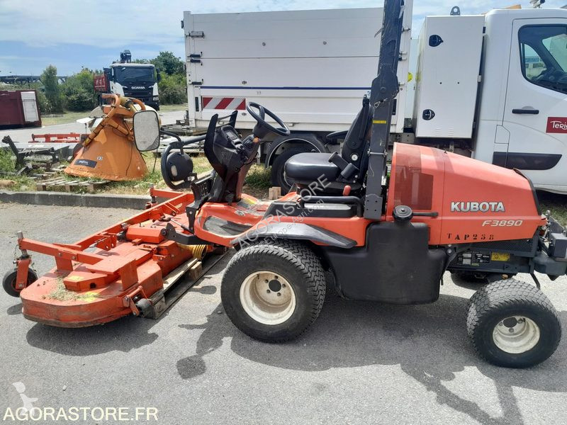 Grönområden Kubota F3890,