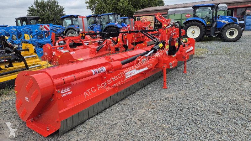 Zonas verdes Maschio Gaspardo  Gemella 620 + Räder