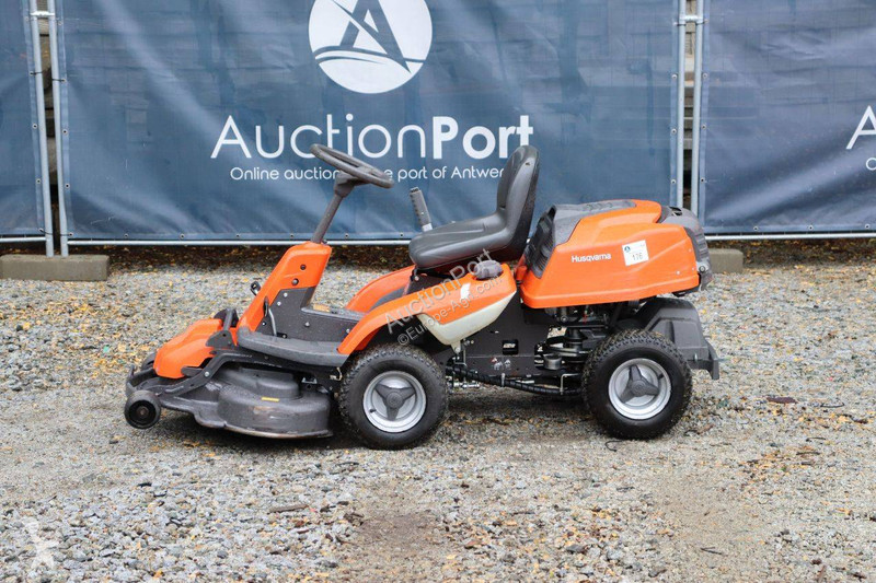 Zonas verdes Husqvarna R 216 AWD