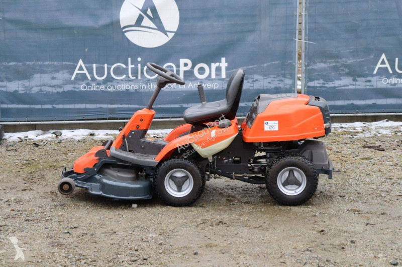 Zonas verdes Husqvarna R216 AWD