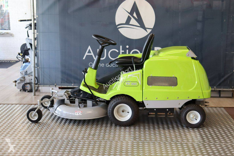 Zonas verdes Grillo FD 220R