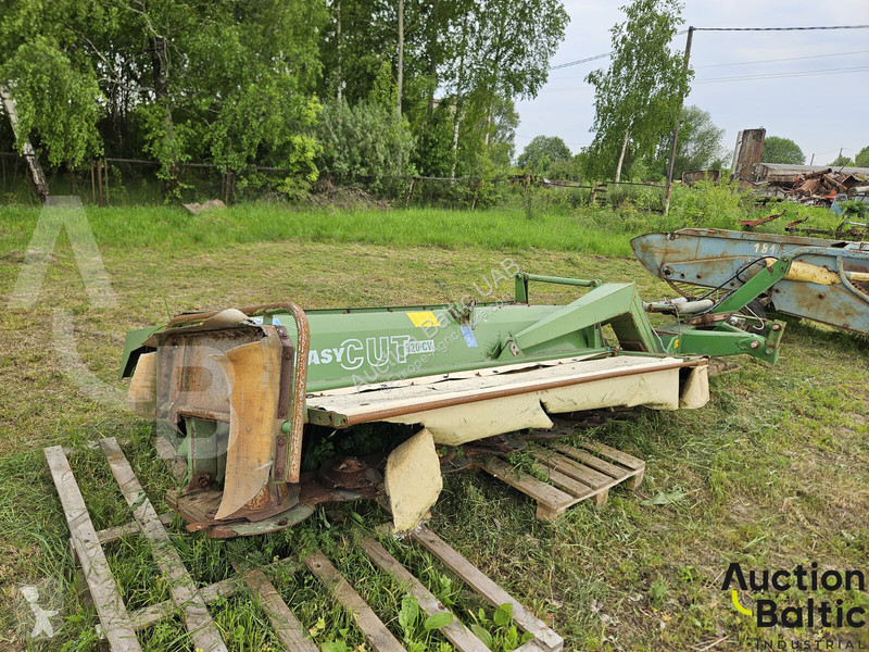 Zelené plochy Krone Easy Cut 320 CV