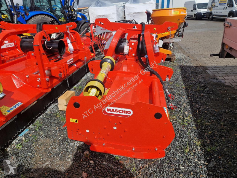 Espaces verts Maschio Gaspardo BISONTE 250