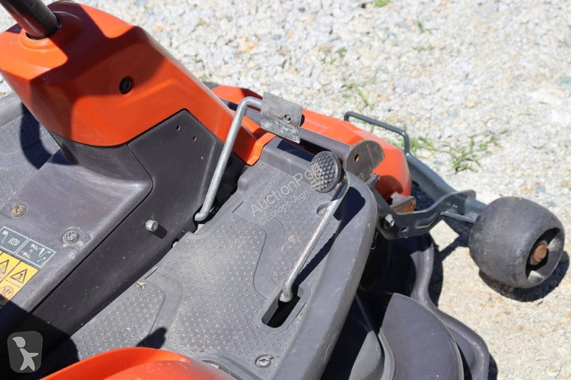 Espaces verts Husqvarna R214TC