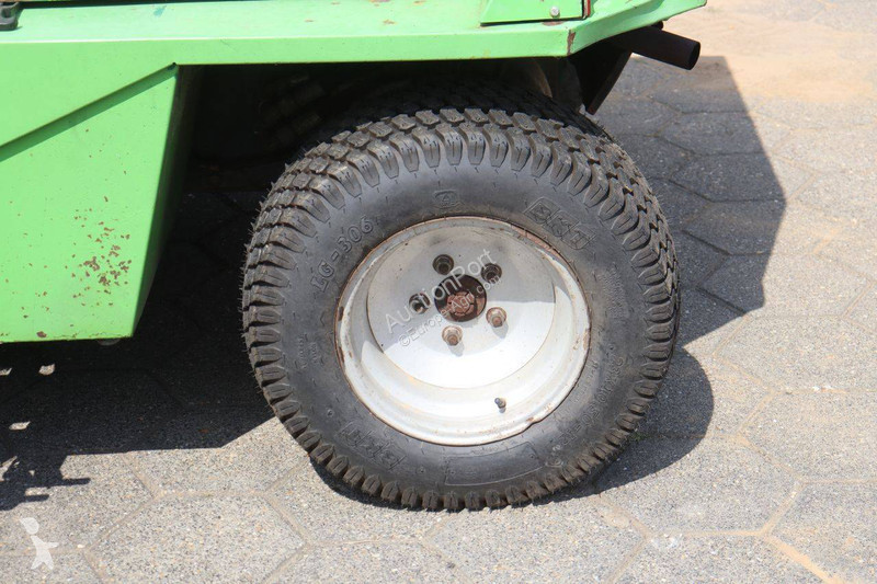 مساحات خضراء Ransomes Commander