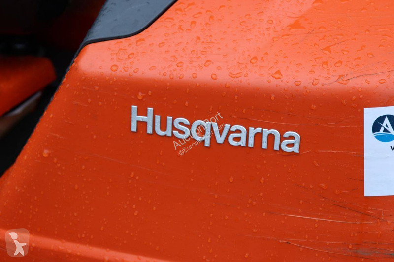 Zonas verdes Husqvarna R 216 AWD