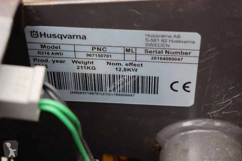 Zonas verdes Husqvarna R216 AWD
