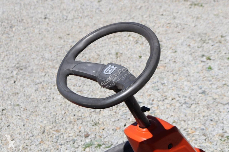 Espaces verts Husqvarna R214TC