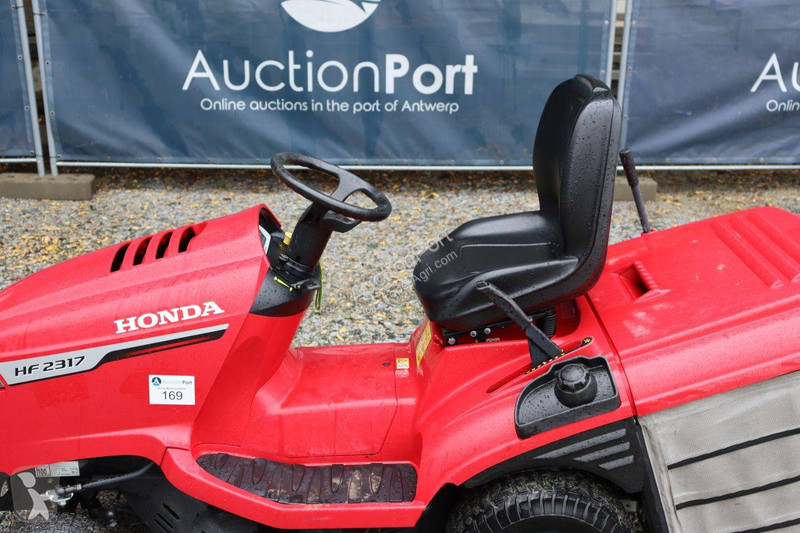 Espaces verts Honda HF 2317