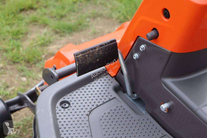 Espaces verts Husqvarna R214TC
