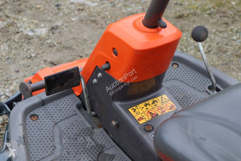 Zonas verdes Husqvarna R216 AWD