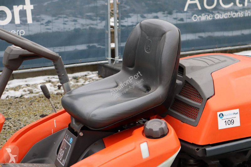 Zonas verdes Husqvarna R215TH