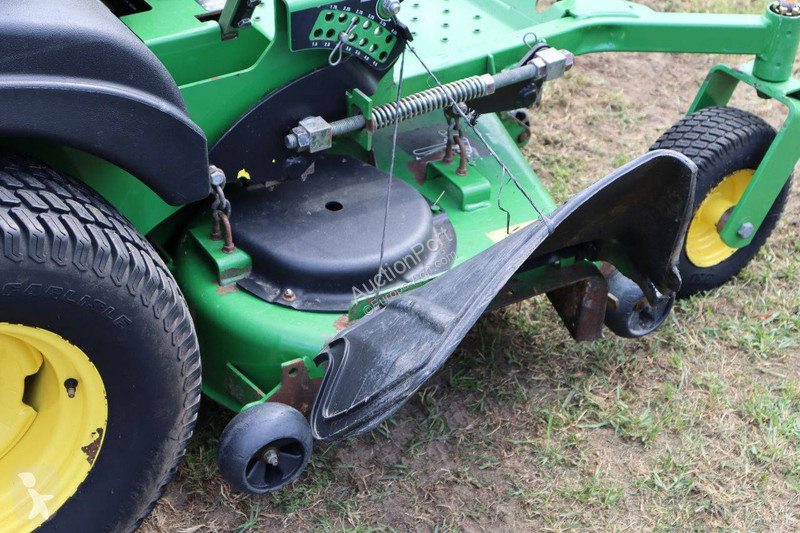 Zonas verdes John Deere ZTRAK 717E
