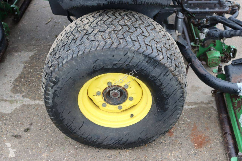 Zelené plochy John Deere 7500 PC FM