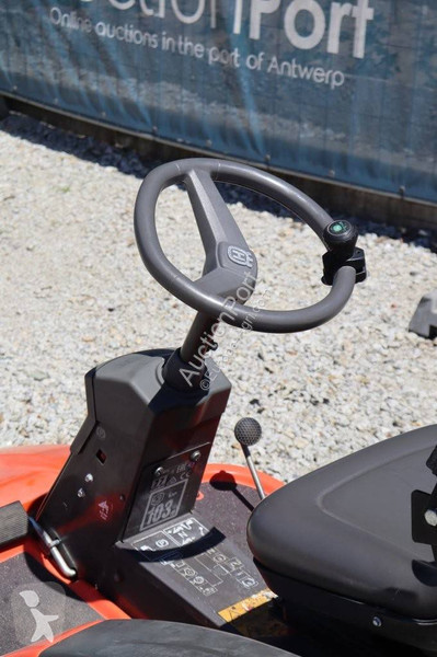 Espaces verts Husqvarna 422Ts AWD