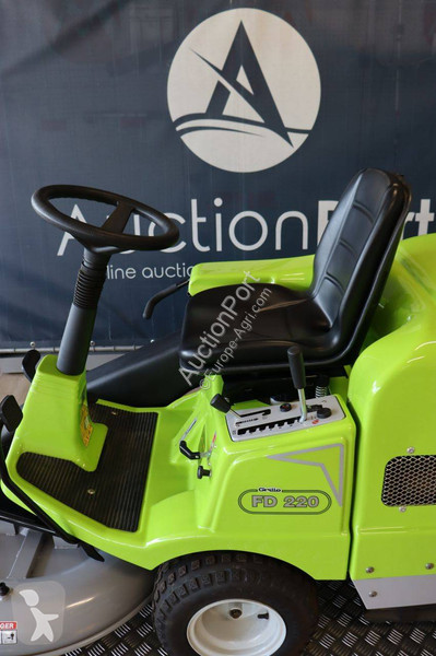 Zonas verdes Grillo FD 220R