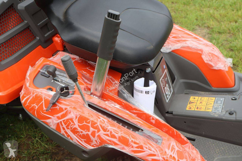 Espaces verts Husqvarna R214TC
