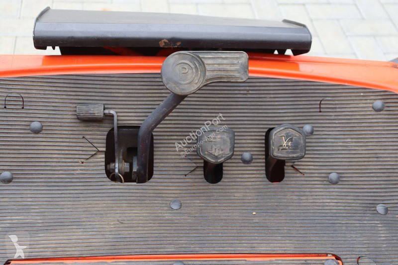 Zonas verdes Kubota ZD326S