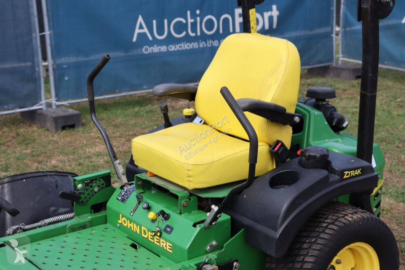 Zonas verdes John Deere ZTRAK 717E