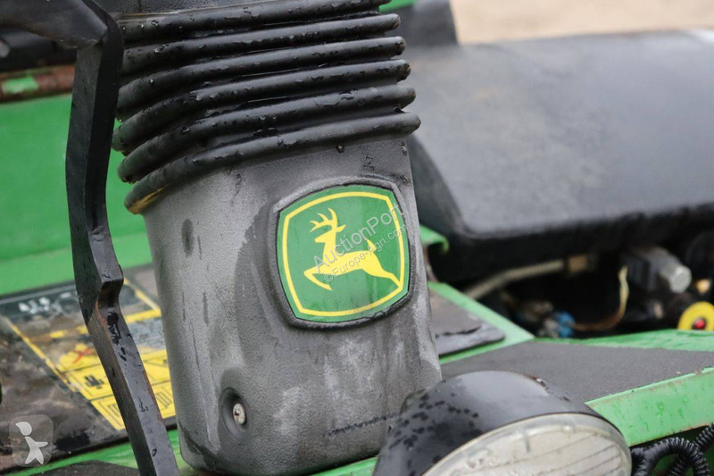 Zelené plochy John Deere 7500 PC FM