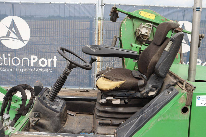 Zonas verdes John Deere 1515 S.II BM