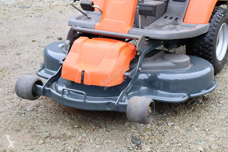 Zonas verdes Husqvarna R216 AWD