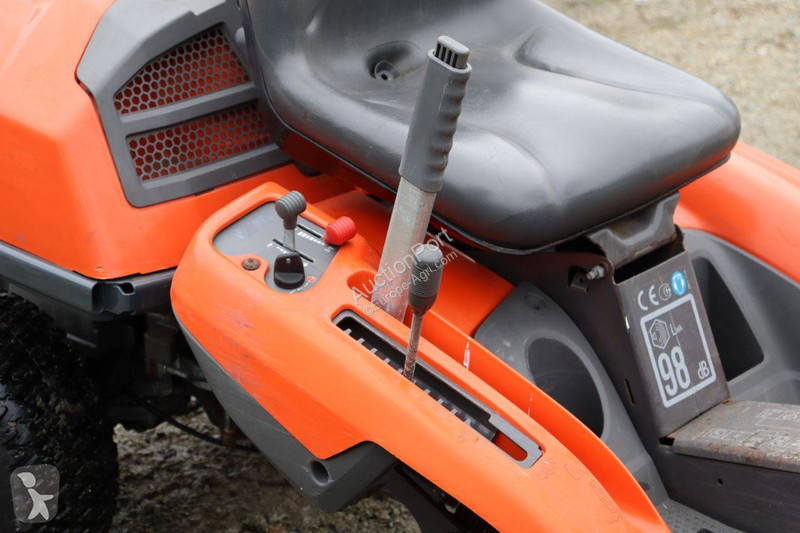 Zonas verdes Husqvarna R215TH