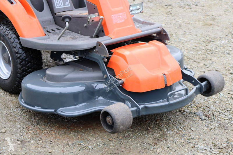 Zonas verdes Husqvarna R215TH