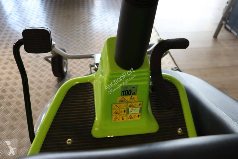 Zonas verdes Grillo FD 220R