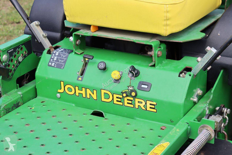 Zonas verdes John Deere ZTRAK 717E