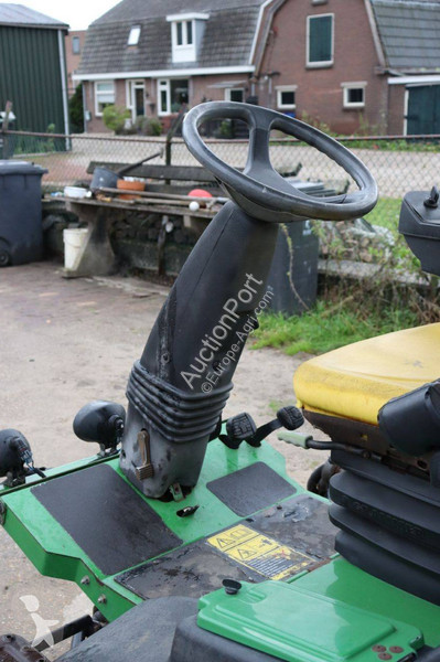Zelené plochy John Deere 7500 PC FM