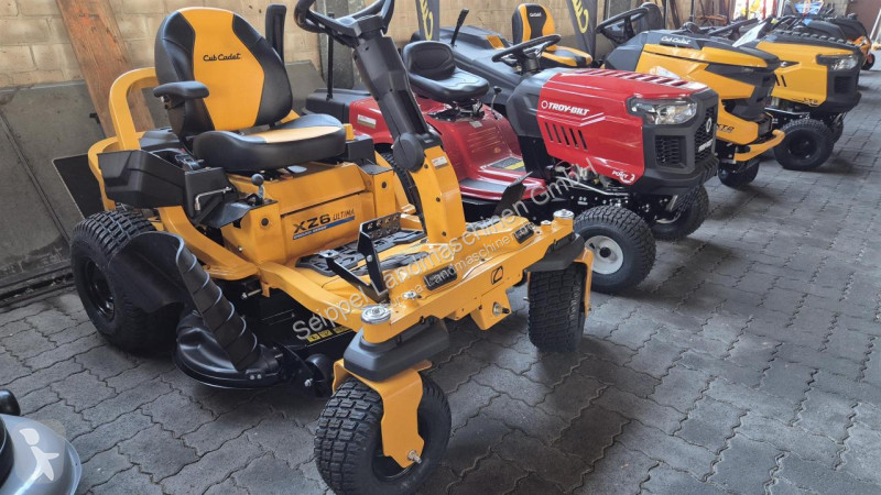 Zonas verdes jardins Cub Cadet  XZ6 S117...