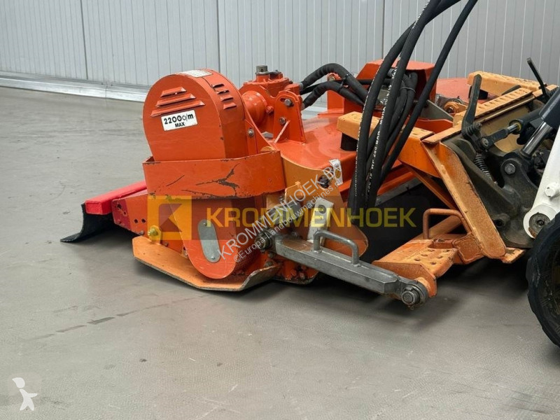 Zonas verdes jardins Bobcat FC 175