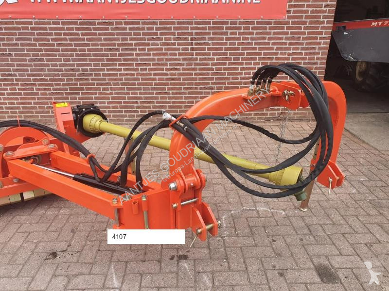 AGF 200 Verstekklepelmaaier landscaping equipment