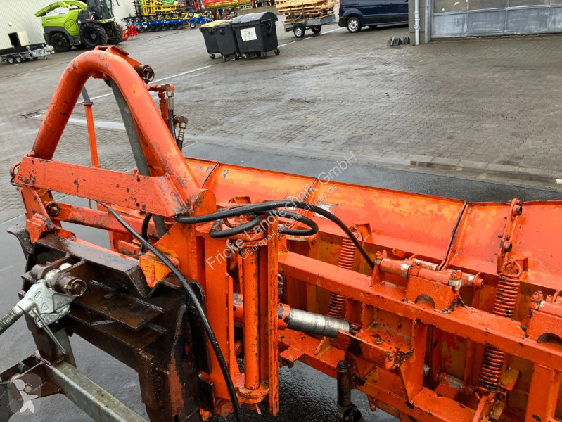 Utrustning   Mehrscharfederpflug MF 3.3