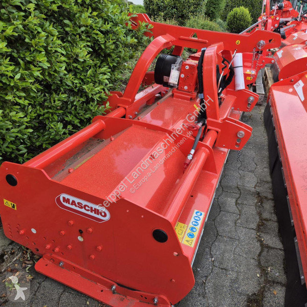 Zonas verdes jardins Maschio Gaspardo  MULCHER...