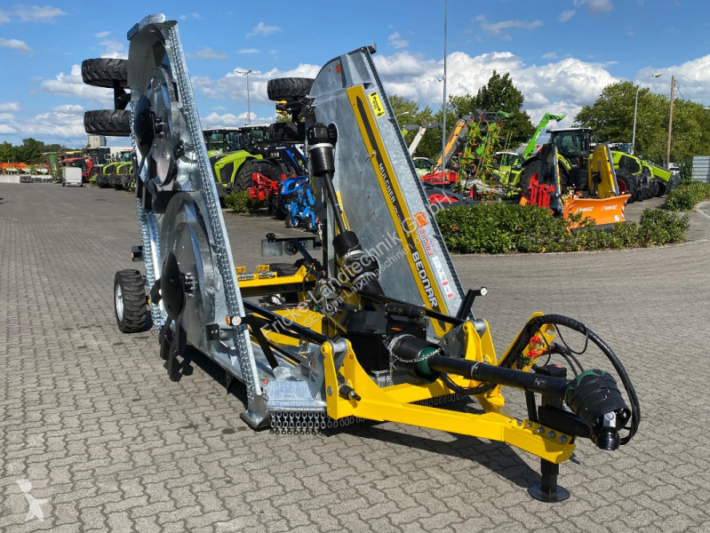 Grönområden Bednar-Strom  Mulcher MM 7000