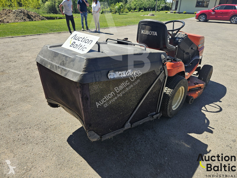 Zonas verdes jardins Kubota RCK48G18