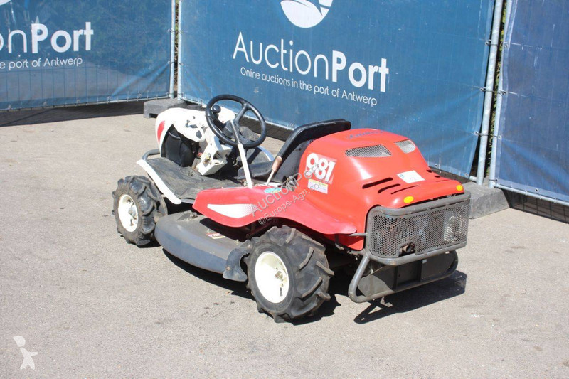 RM981 landscaping equipment