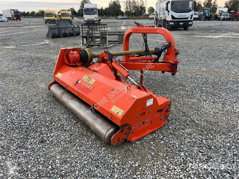 Zonas verdes jardins Tierre TCL 180 Flail Mower