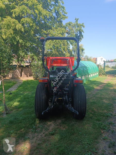 Kubota l1-382 tractor