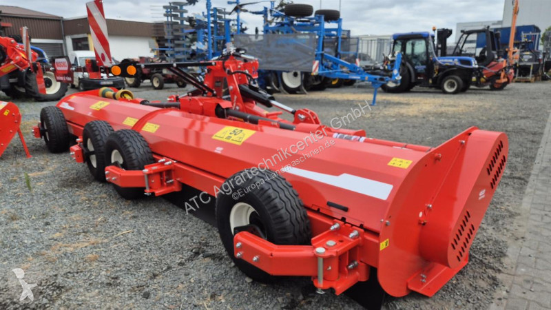 Zonas verdes Maschio Gaspardo  Gemella 620 + Räder