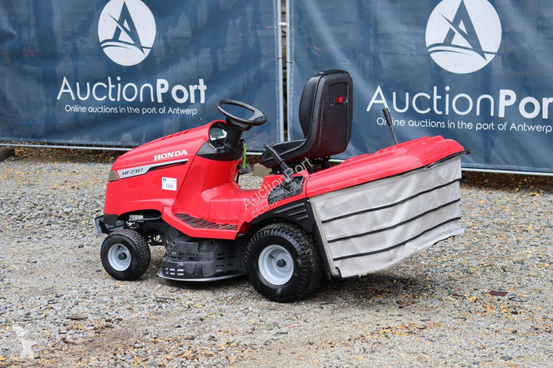 Espaces verts Honda HF 2317