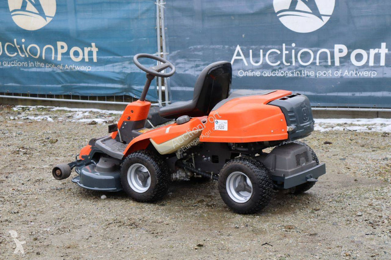 Zonas verdes Husqvarna R216 AWD