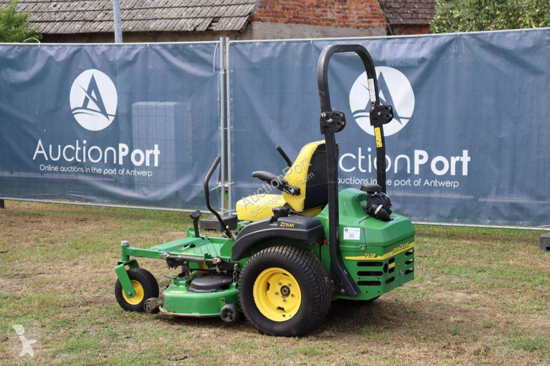 Zonas verdes John Deere ZTRAK 717E