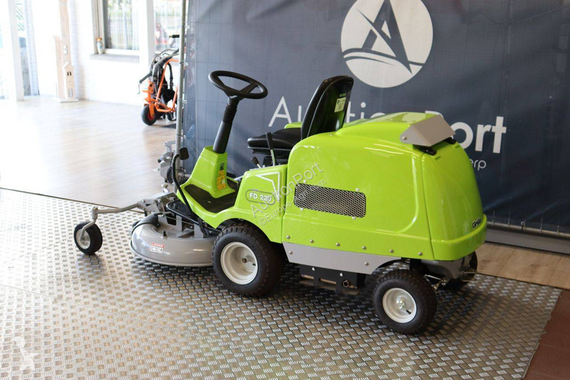 Zonas verdes Grillo FD 220R