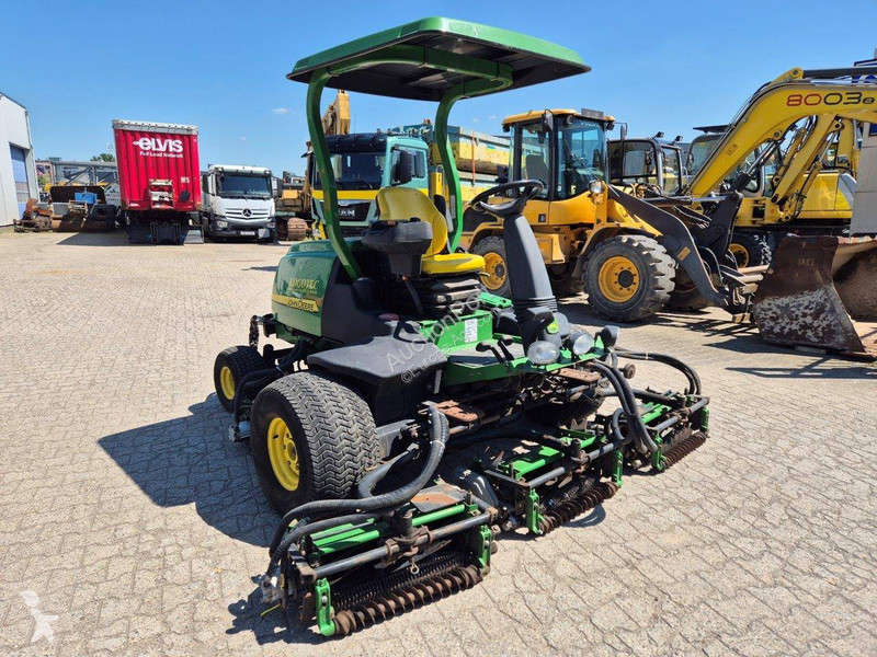 Espaces verts John Deere 8700 PC FM