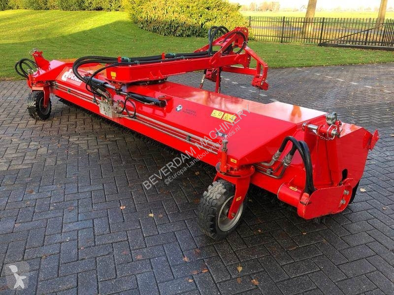 Zonas verdes jardins Dücker SFK 4500 veegmachine
