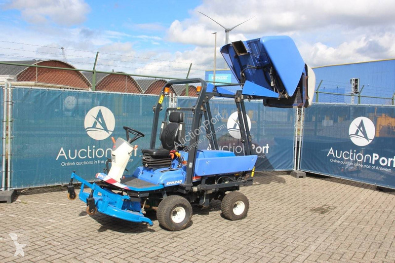 Grönområden Iseki SFH 240 Hooglosser
