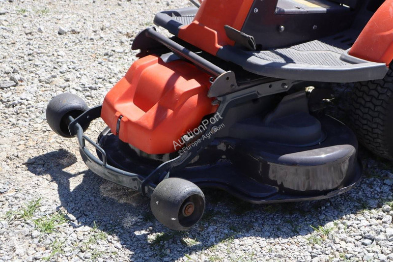 Espaces verts Husqvarna R214TC